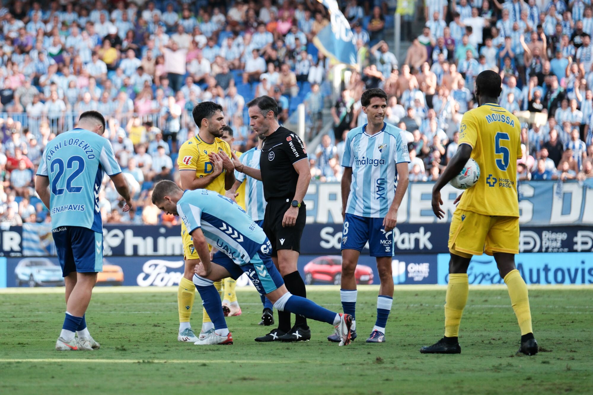 Imágenes del Málaga - Cadiz de LaLiga Hypermotion en La Rosaleda
