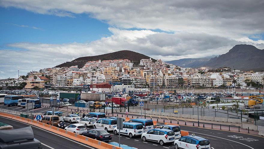 Asaltos en serie en Los Cristianos: detenidos tras llevarse más de 1.000 euros