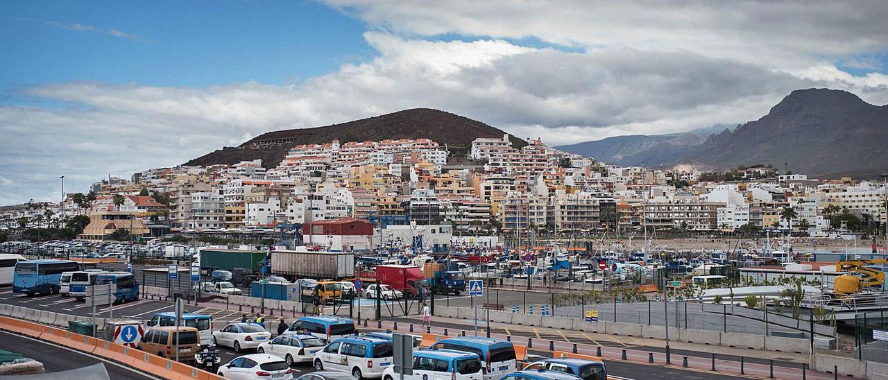 Puerto de Los Cristianos, en Arona.