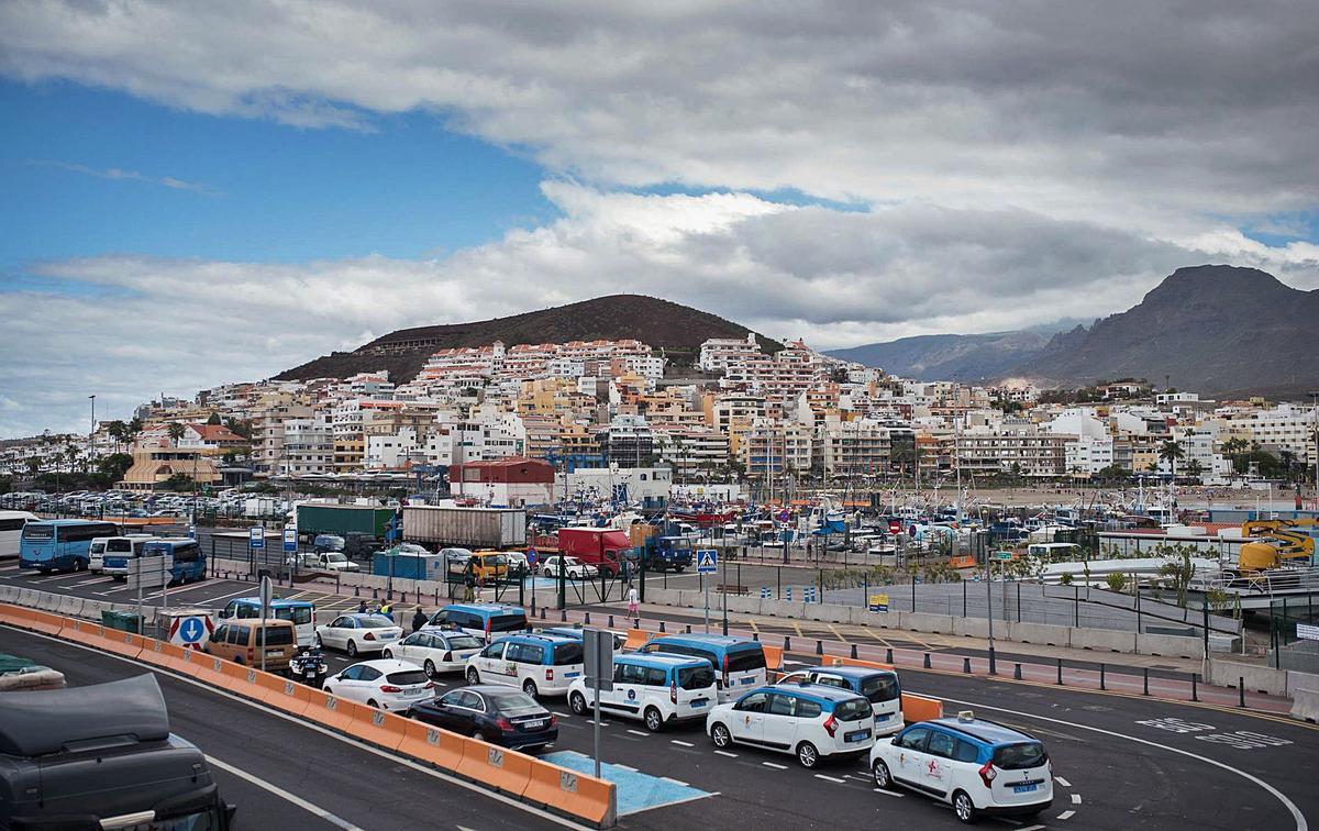 Puerto de Los Cristianos, en Arona. | | CARSTEN W. LAURITSEN