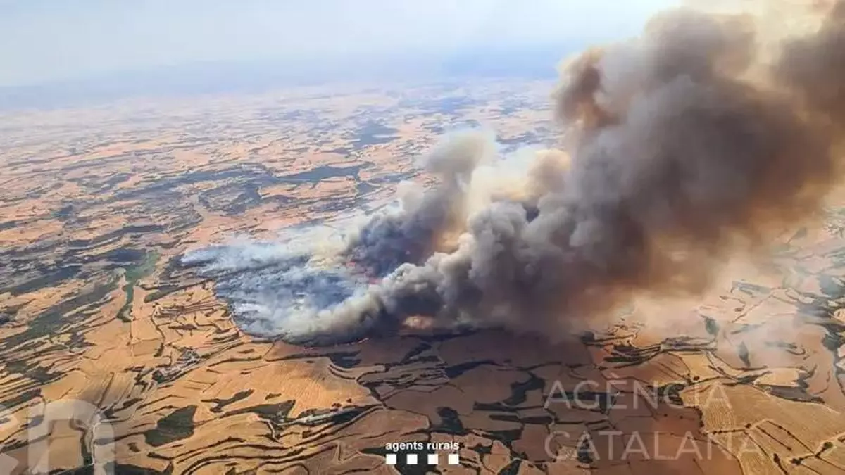 Estas zonas de Catalunya confinadas por un incendio en Torrefeta i Florejacs