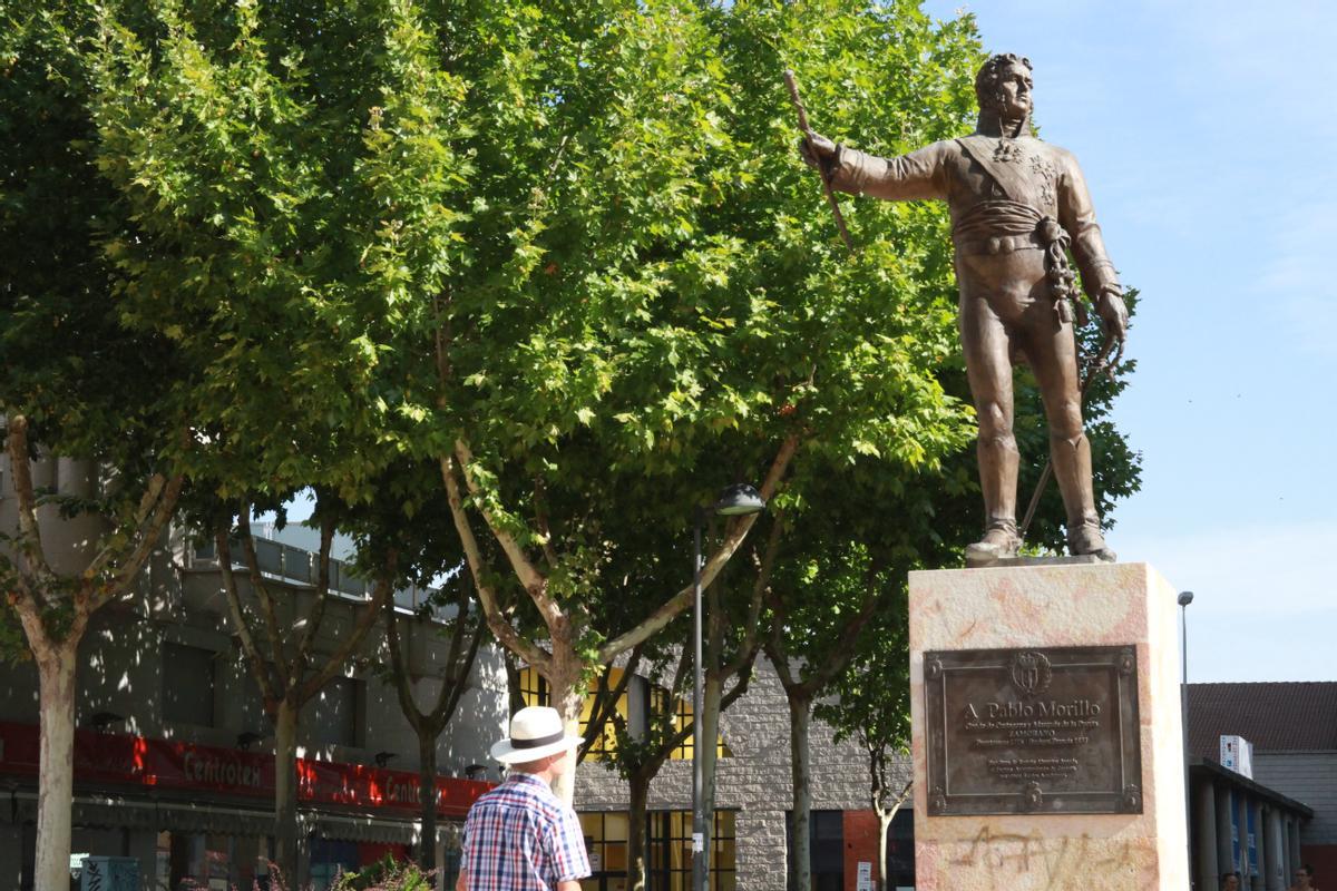 Estatua de Pablo Morillo. RECONOCIDOS PAISANOS ZAMORANOS BAUTIZAN LAS VIAS CALLES DE LA CIUDAD