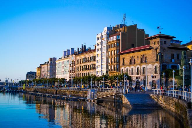 Puerto de Gijón, Asturias