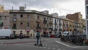 El cruce entre las calles de Pujades y Ciutat de Granada, donde el ayuntamiento creará uno de los 11 ejes verdes de Poblenou