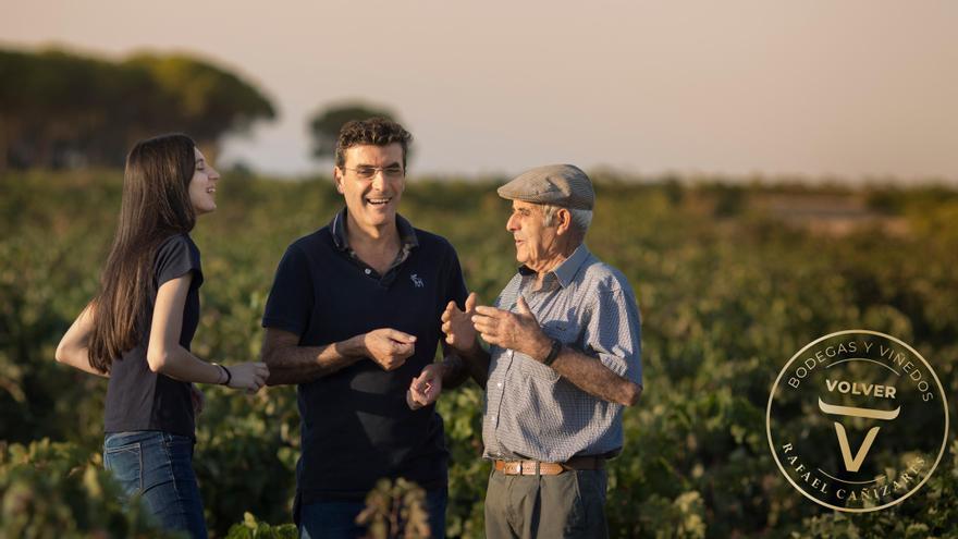 Familia Cañizares, dueños de Bodegas Volver, que desde 1923 atesoran el conocimiento del oﬁcio.