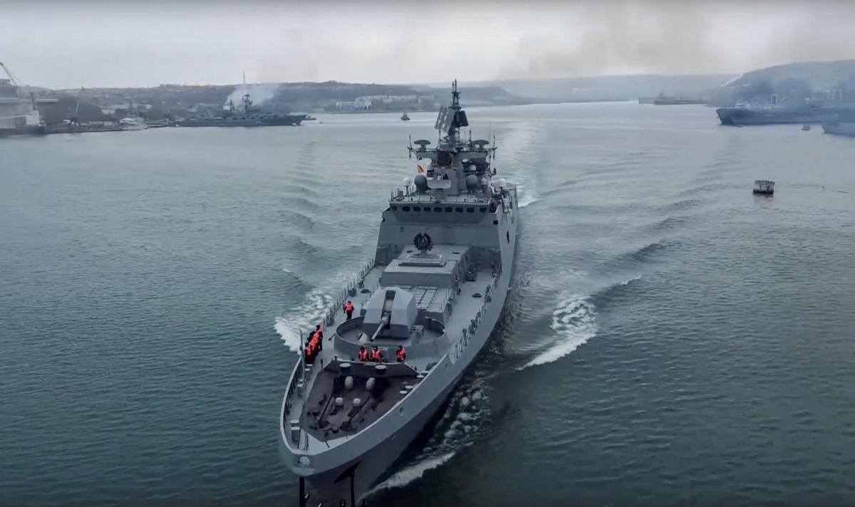 Fotograma de un buque ruso en el puerto de Sebastopol, en Crimea