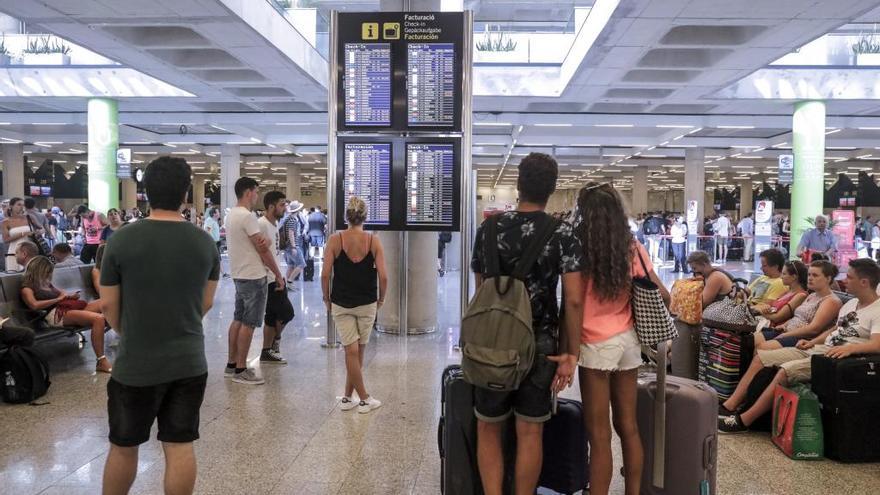 Pasajeros en Son Sant Joan, que en 2016 llegó por primera vez a 24, 25 y 26 millones de pasajeros.