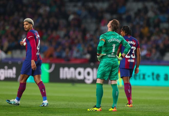 FC Barcelona - Valencia CF, el partido de la jornada 33 de LaLiga EA Sports, en imágenes.