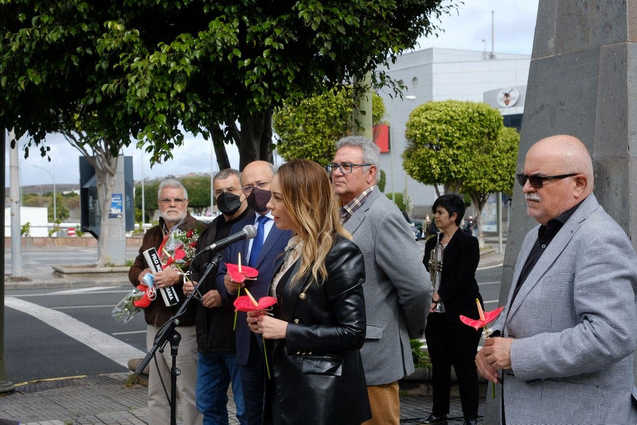 Ofrenda floral ante el busto de Felo Monzón por el 112 aniversario de su nacimiento