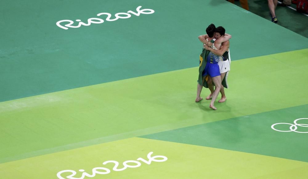 Arthur Mariano Diego Hypolito consiguen el bronce y la plata, respectivamente, en los ejercicios de suelo.