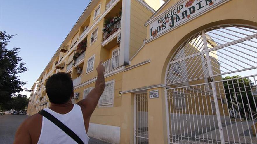 Muere un hombre al precipitarse desde un tercer piso en Córdoba