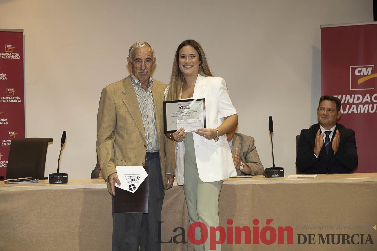 Entrega de los premios de la Fundación Robles Chillida a estudiantes caravaqueños