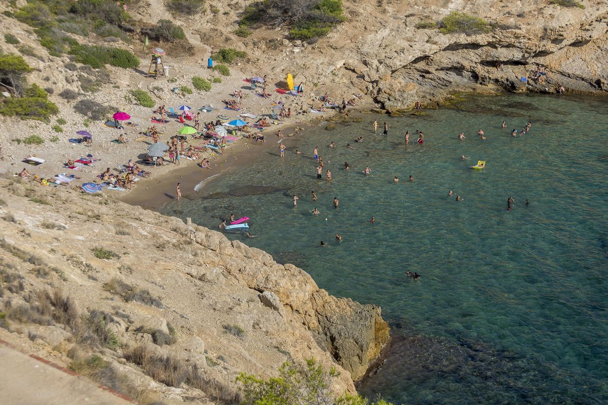 La Cala del Tio Ximo es ideal para el buceo.