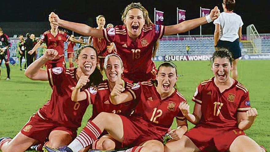 Las jugadoras de la selección española celebran el pase a la final tras ganar a Holanda.