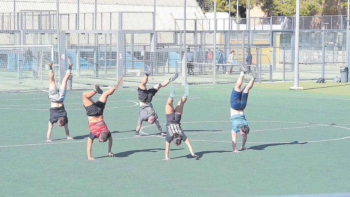 El complejo deportivo que fue Vallpala mantiene actividad diaria municipal gratuita en diferentes disciplinas.