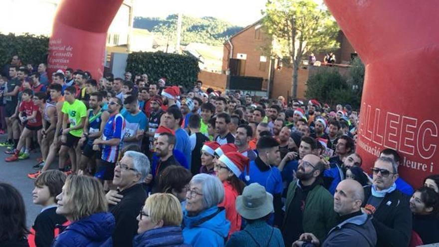 Gran expectació a la sortida de la novena edició de la Sant Silvestre d&#039;Avinyó