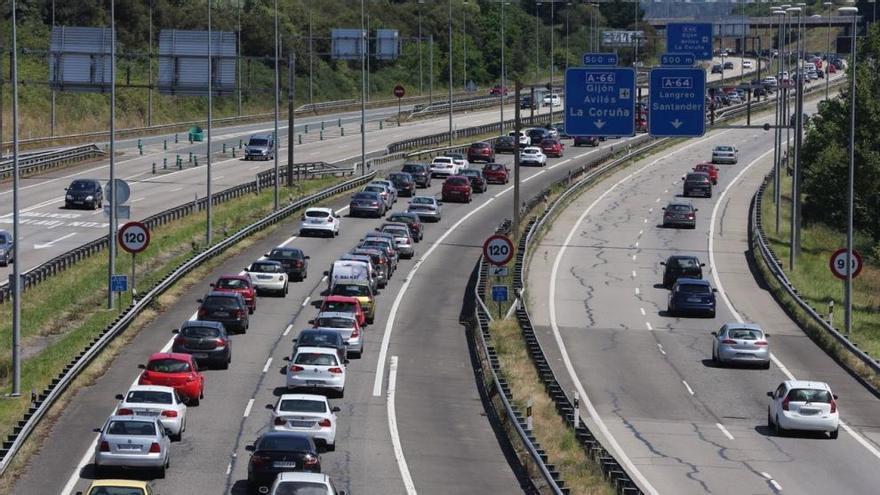 Tráfico fluido en la &quot;Y&quot; tras causar un accidente retenciones de ocho kilómetros