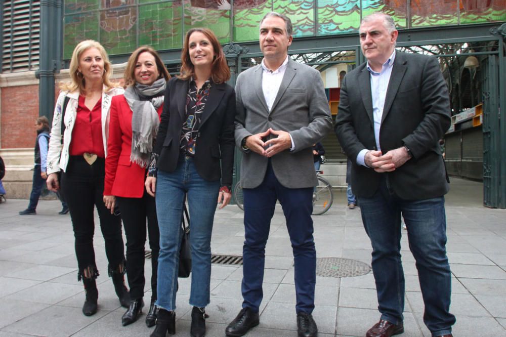 La vicesecretaria de Estudios y Programas del PP, Andrea Levy, ha participado en un acto de partido en el mercado central de Málaga