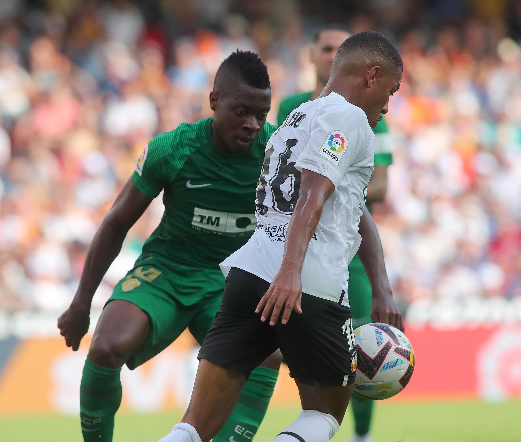 El empate entre el Valencia CF y el Elche en Mestalla, foto a foto