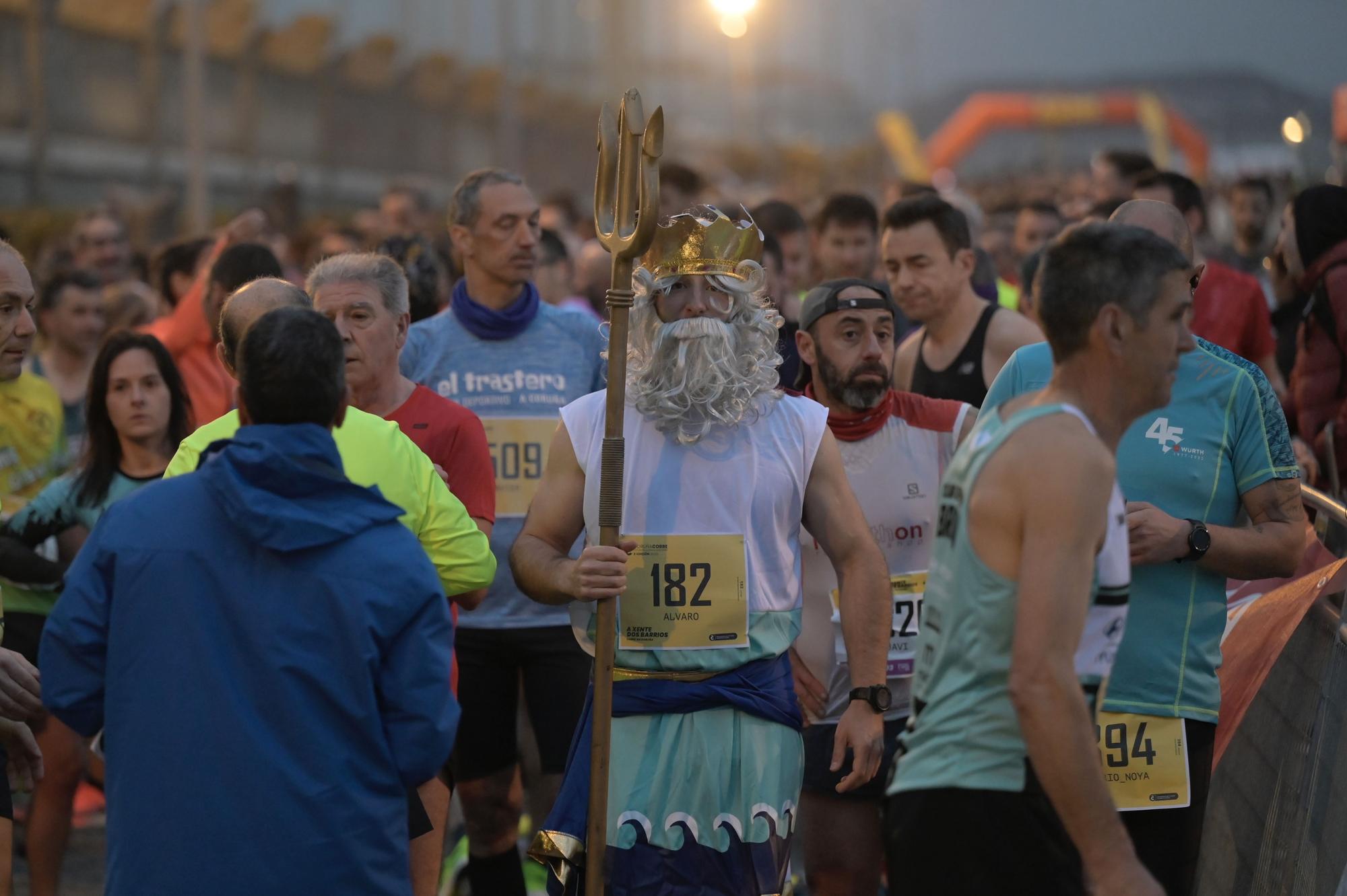 Más de 1.500 corredores en la carrera nocturna de la Torre de Hércules