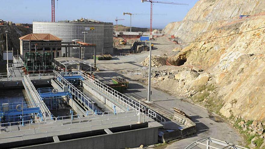Obras de la construcción de la depuradora de Bens.