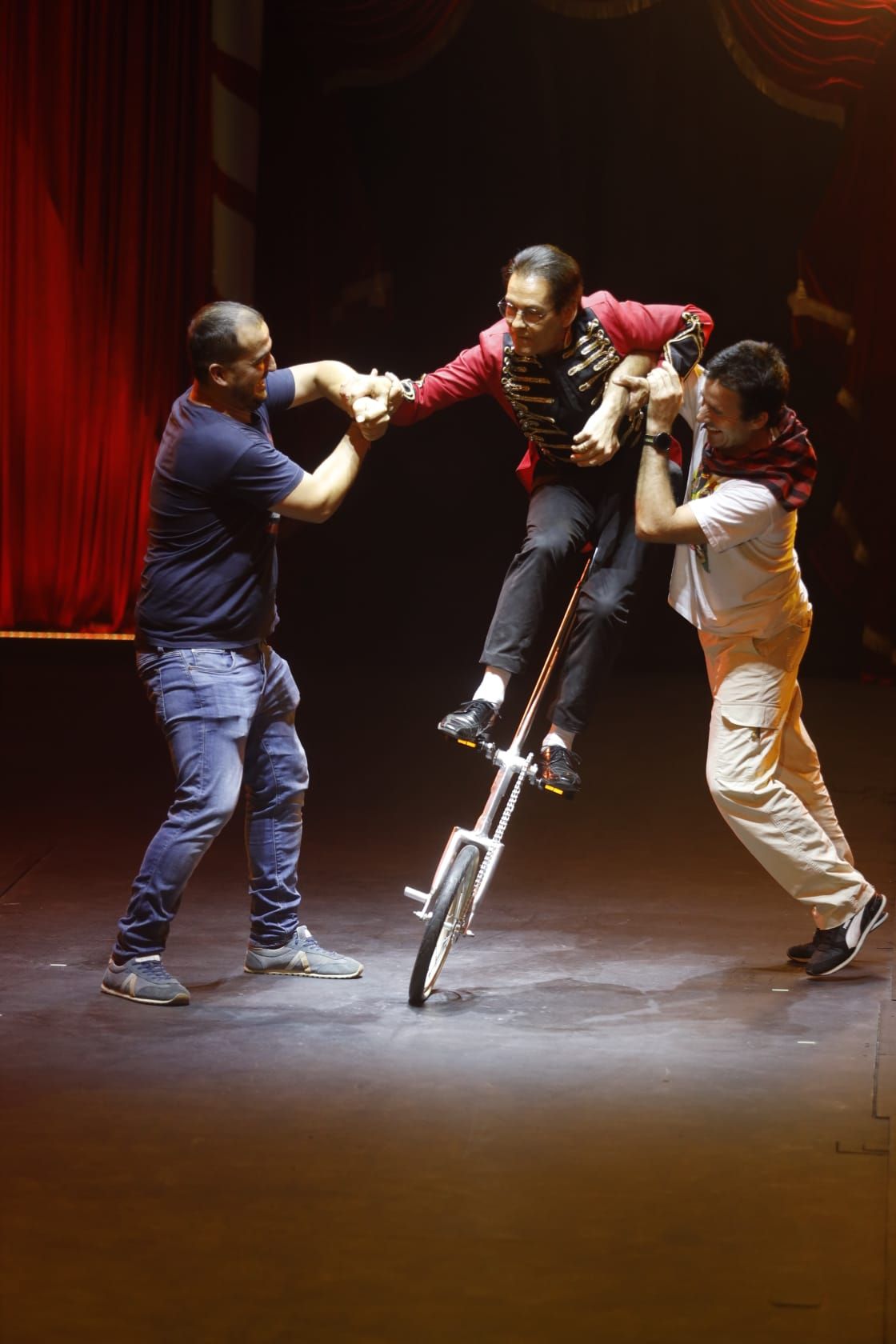 Fofito conquista a Zaragoza con su espectáculo 'Viva el circo'