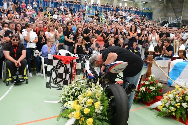Moaña y el mundo del motor acompañan a Dani Rivas en su funeral