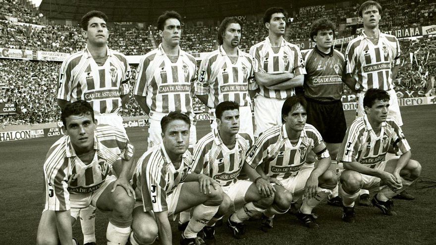 Por la izquierda, agachados, Avelino, Tino, Dani Bouzas, Pablo y Sabou. De pie, en el mismo orden, Hugo Pérez, Pier, Raúl, Muñiz, Ramón y Lediakhov, en el partido en El Molinón ante el Lleida para la promoción por la permanencia. | LNE