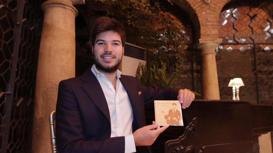 Paco Montalvo recibe el premio flamenco al Son del Sur Pepa de Utrera