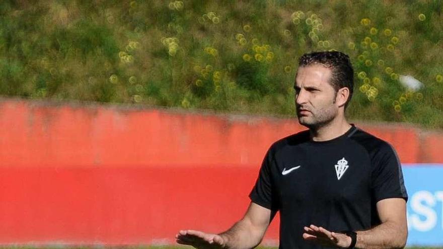 Rubén Baraja, en el entrenamiento de ayer en Mareo.