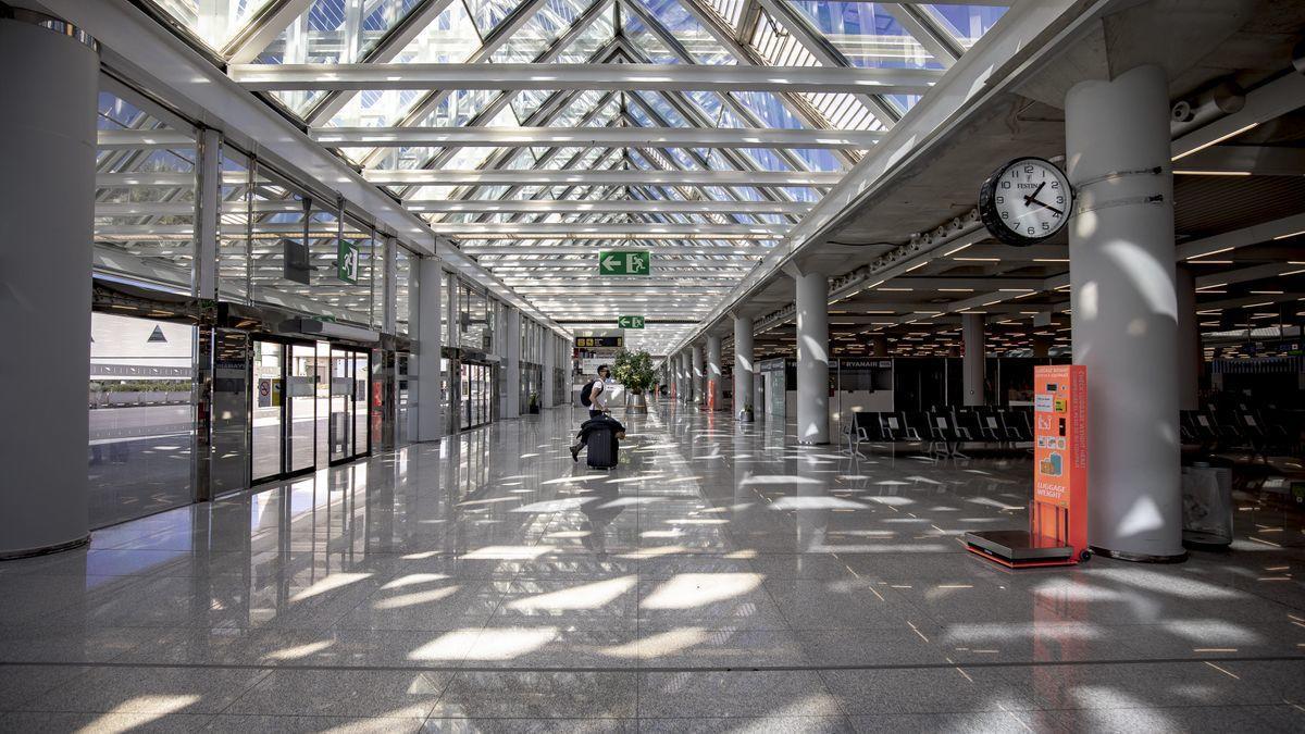 Die Corona-Pandemie bescherte dem Flughafen ungewohnte Bilder.