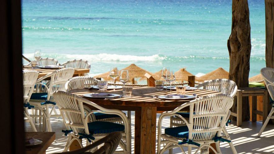 ¿Sabías que el Rolls‑Royce de Grace Kelly está en un restaurante de Formentera? Descubre cuál