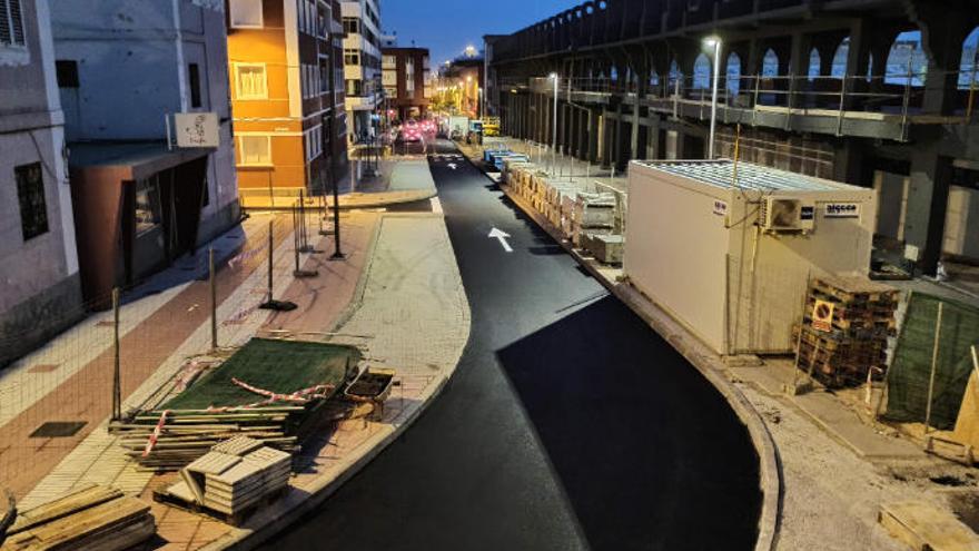 El Ayuntamiento asfalta la calle Manuel González Martín