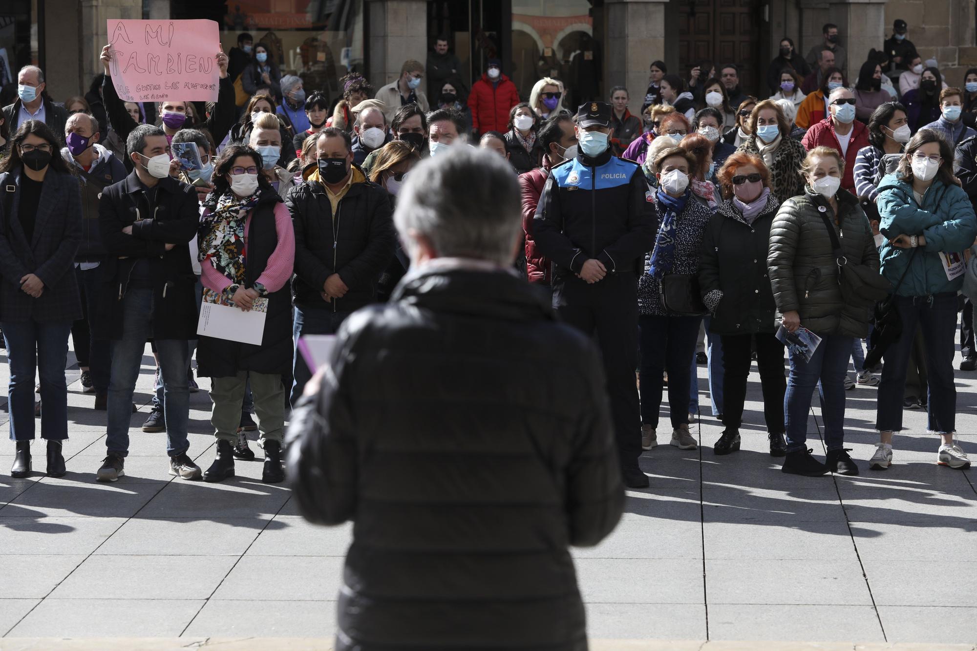 EN IMÁGENES: Así se vivió el Día de la Mujer (8M) en Avilés