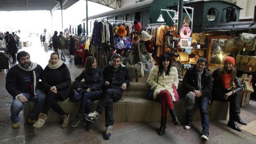 La moda del mueble de cartón, en el Mercado del Ferrocarril