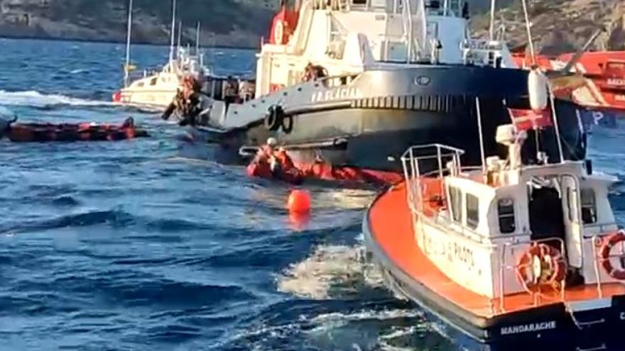 Rescate de los pasajeros de un catamarán hundido en Cartagena