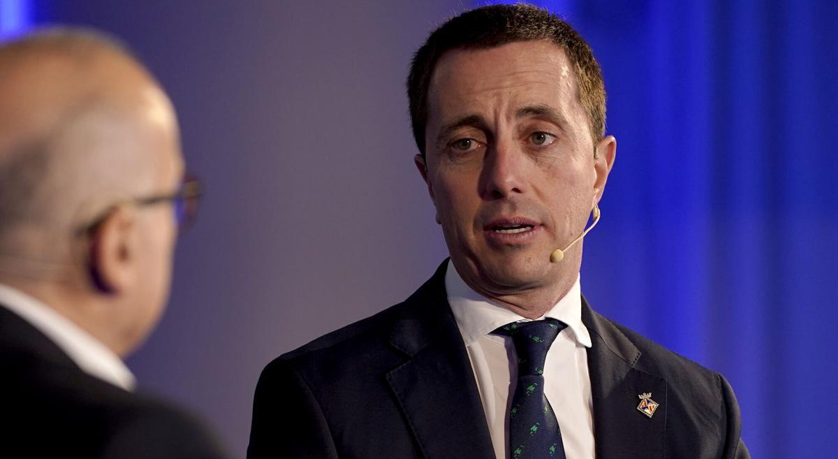 Llorenç Galmés Verger, presidente del Consell de Mallorca, durante el diálogo: ‘El bienestar como motor de transformación económica y social’, moderado por Ferran Boiza, director adjunto de ‘El Periódico’