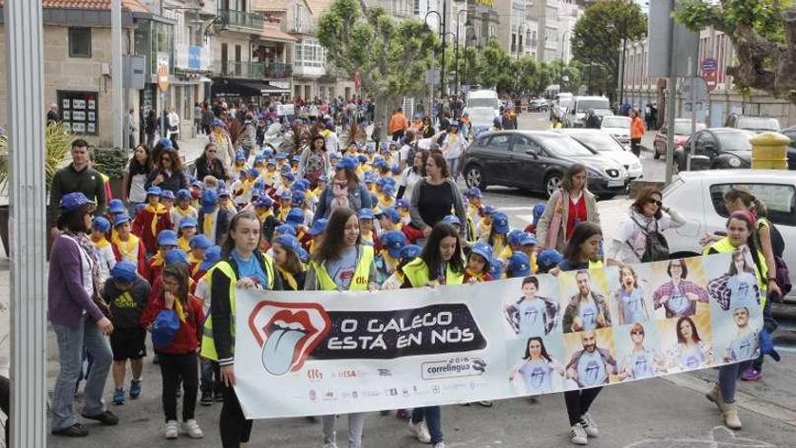 Marcha por las calles de Cangas del Correlingua. // S.A.