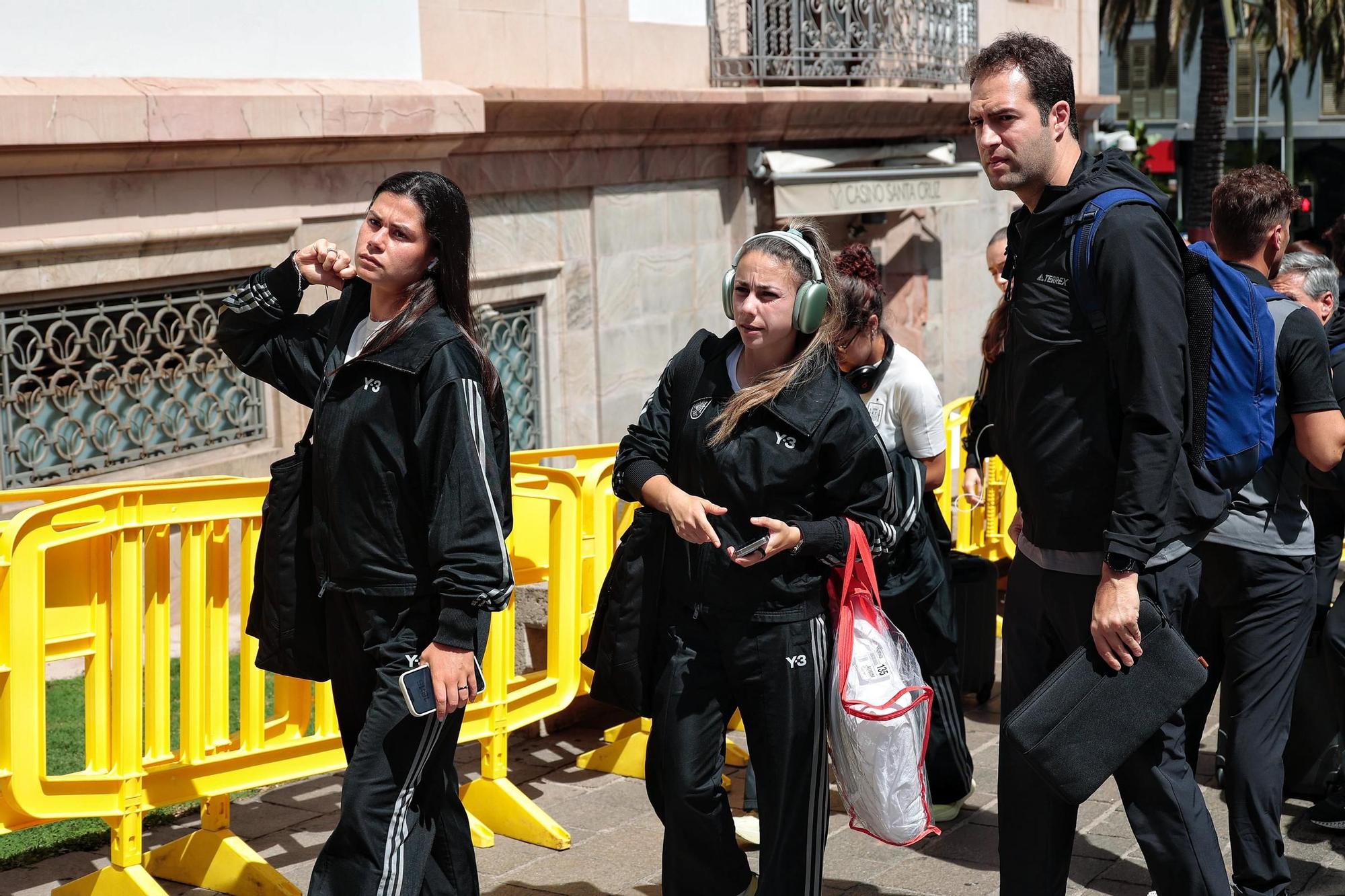 Llegada de las jugadoras de la Selección al Hotel Mencey