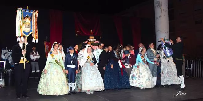 Búscate en la ofrenda y la entrega de premios de las fallas de Oliva