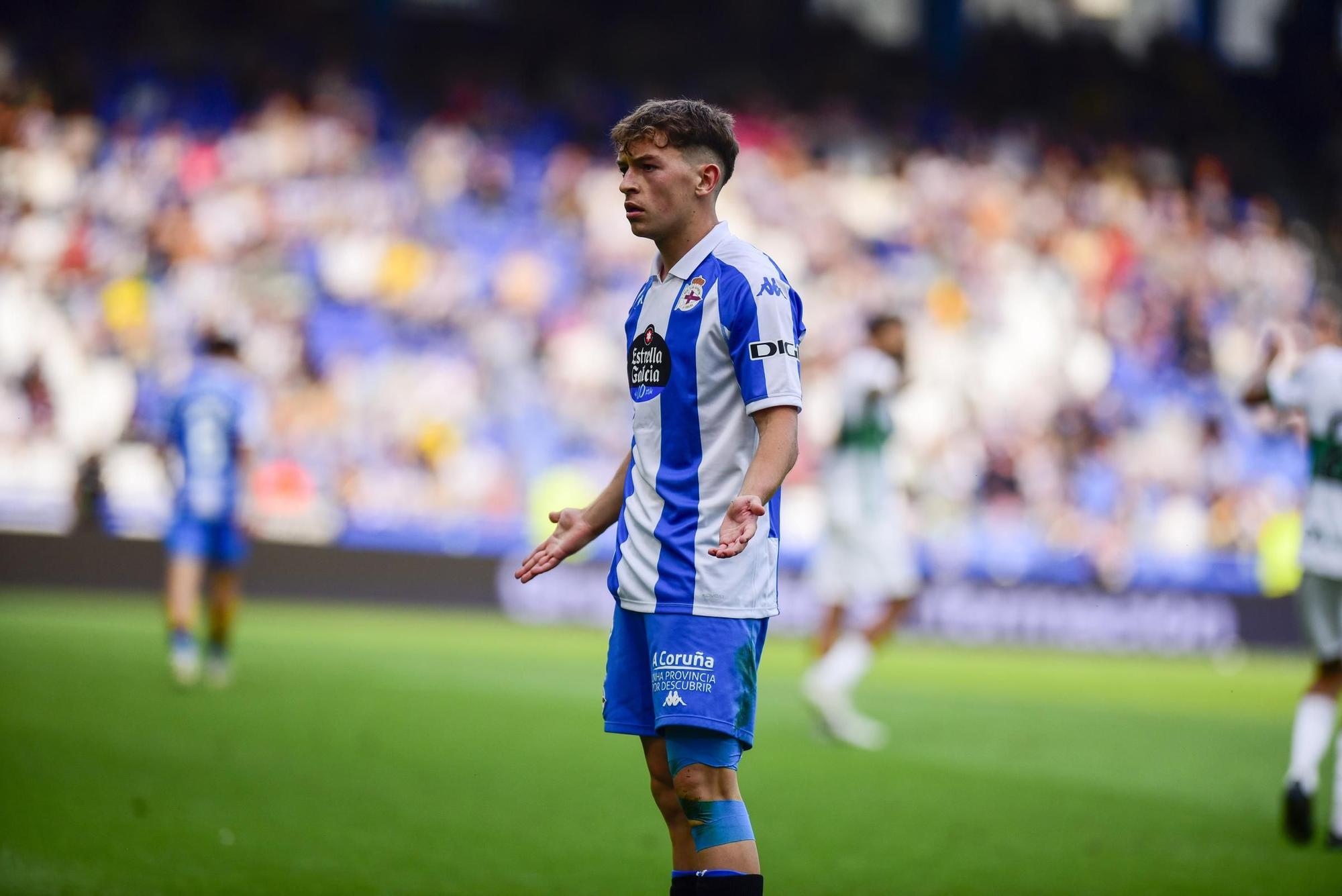 El Dépor cae goleado (0-4) por el Elche para cerrar la temporada 2025-25 en Riazor