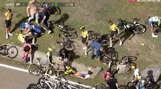 ¡Drama en la Itzulia! Una grave caída retira a Vingegaard, Roglic y Evenepoel