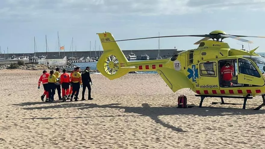 Vídeo | Rescaten una banyista a Blanes en ser arrossegada per una onada
