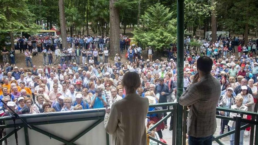 Los mayores disfrutaron de las actividades de la fiesta. // Carlos Peteiro