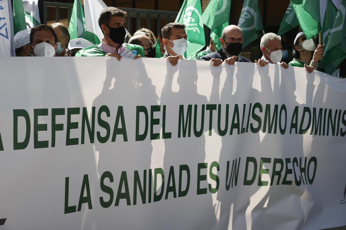 El Gobierno eleva un 17 % el concierto sanitario de Muface que las aseguradoras ven escaso