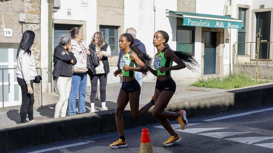 Debris y Demeku Paniagua, durante la última edición de la Carreira Pedestre.