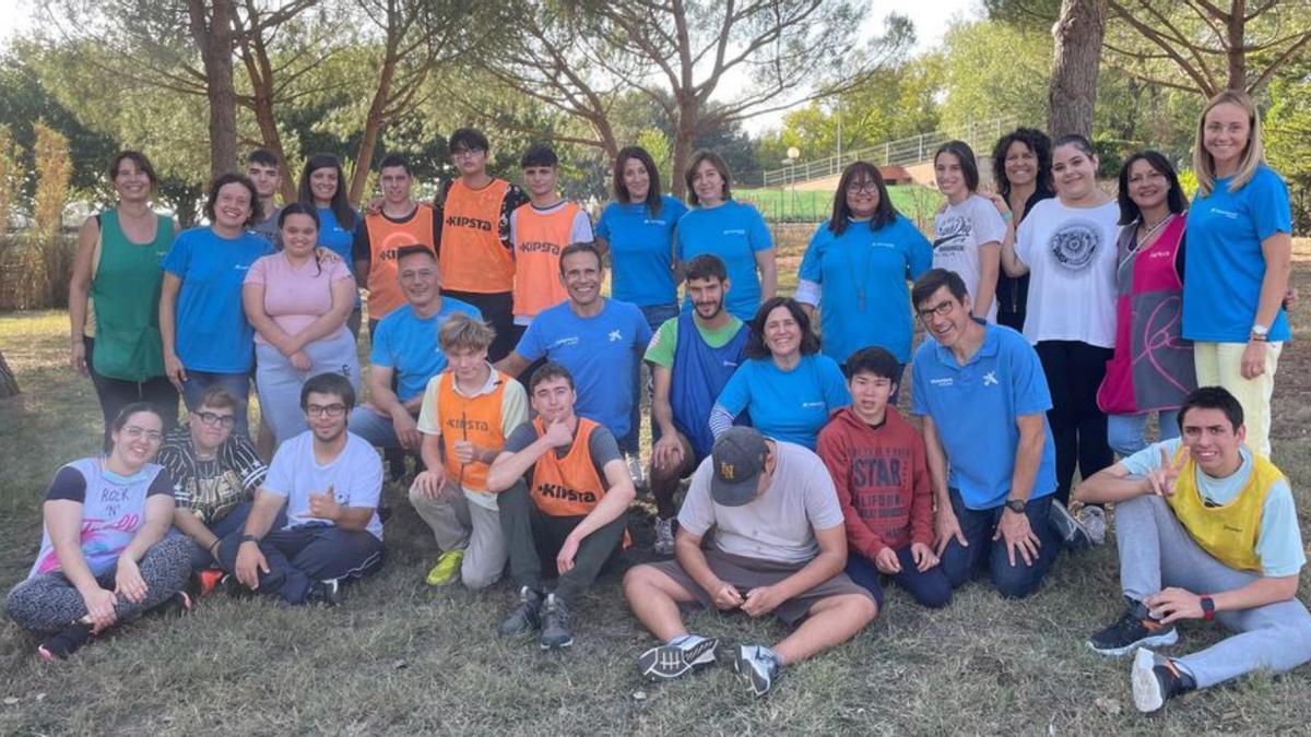 Voluntaris de CaixaBank participen en una jornada ludicoesportiva a l’escola Jeroni de Moragas | CAIXABANK