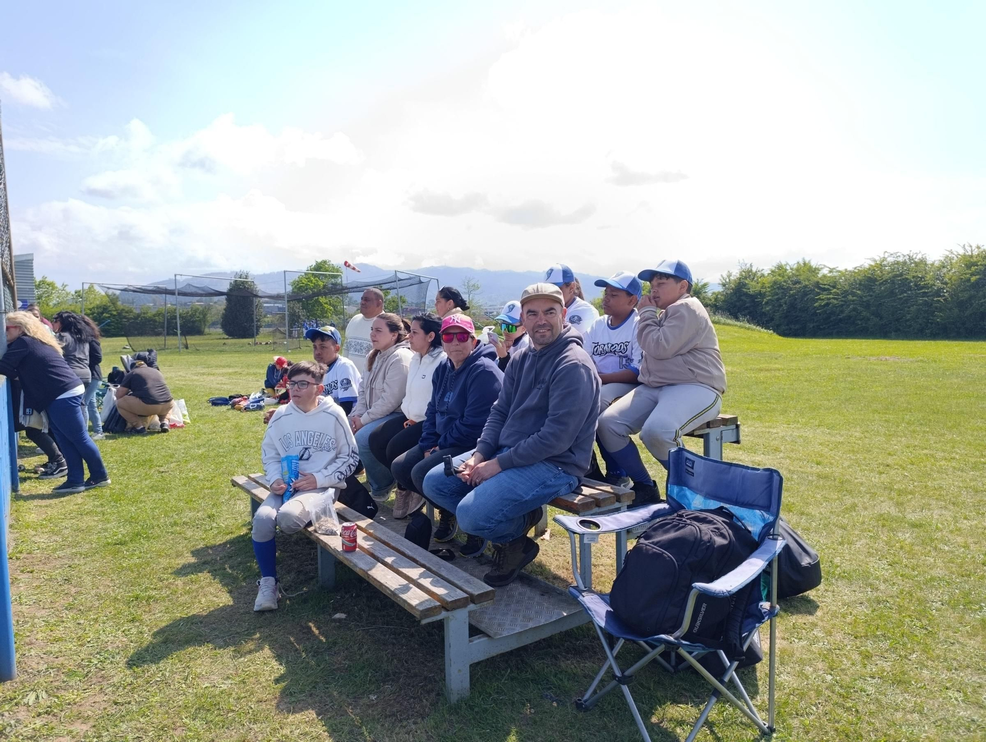 El campeonato Europeo de la Pony League de Béisbol batea en Llanera
