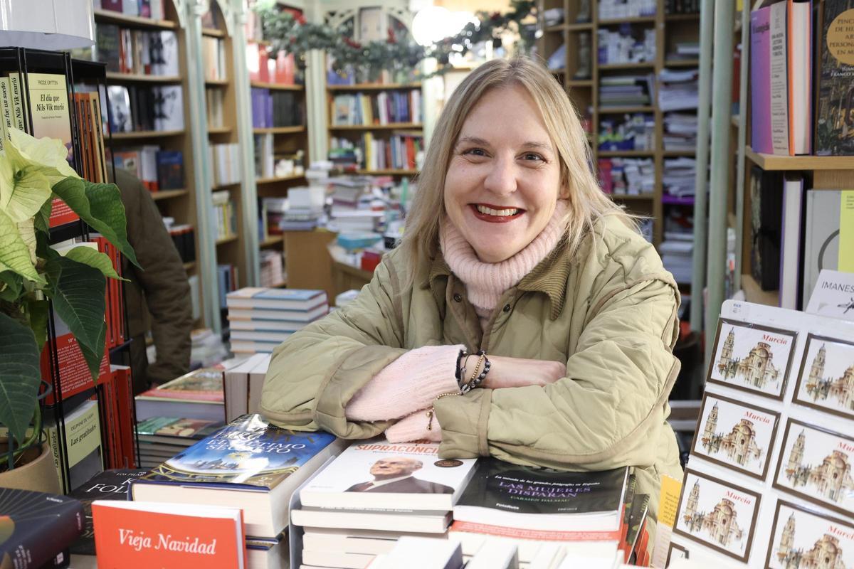 Maite Martínez en la librería Ramón Jiménez ‘Los Soportales’.