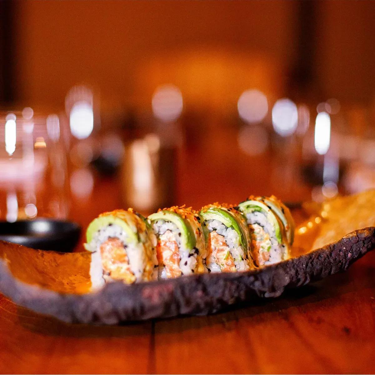 Miso roll de salmón con cebollino - Genko - Velázquez 47